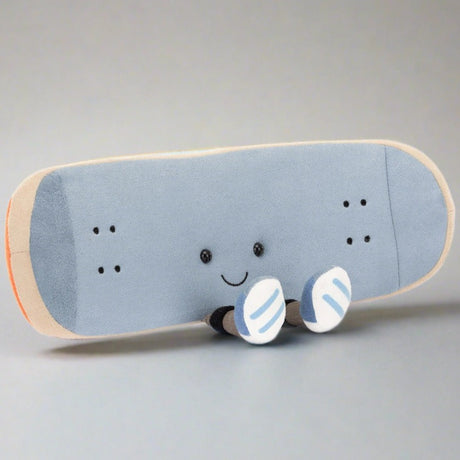 Deskorolka dla dzieci Jellycat Amuseables Sports Skateboarding - zabawka deskorolka, kolorowa i miękka z uroczą buzią.