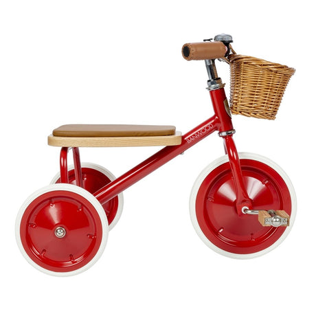 Rowerek trójkołowy Banwood Trike Red - stylowy trójkołowiec dla dzieci, wysokiej jakości materiały i minimalistyczny design.