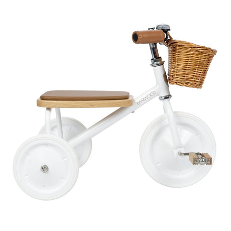 Stylowy rowerek trójkołowy Banwood Trike White z ekoskórą i drewnianymi elementami, idealny dla malucha.