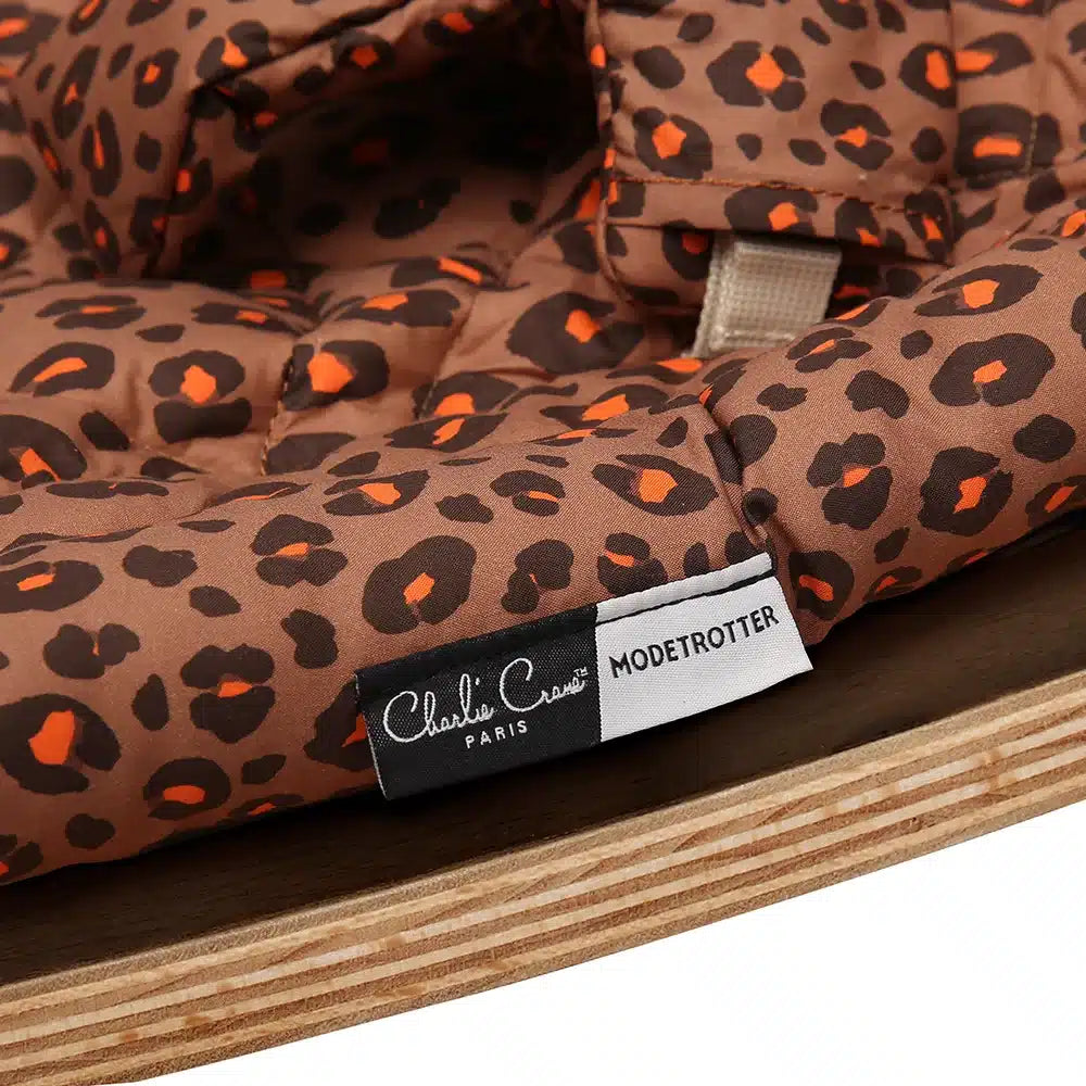 Чарлі Крейн: Сидіння Levo Leopard Modetrotter