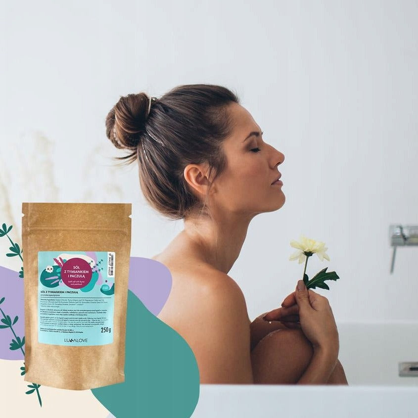 Sole do kąpieli Lullalove tymianek paczula - naturalna mieszanka, która relaksuje i wspomaga oddychanie.