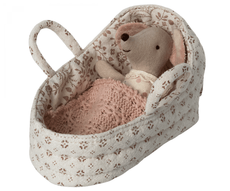 Maileg: nosidełko Carry Cot Baby mouse - Noski Noski