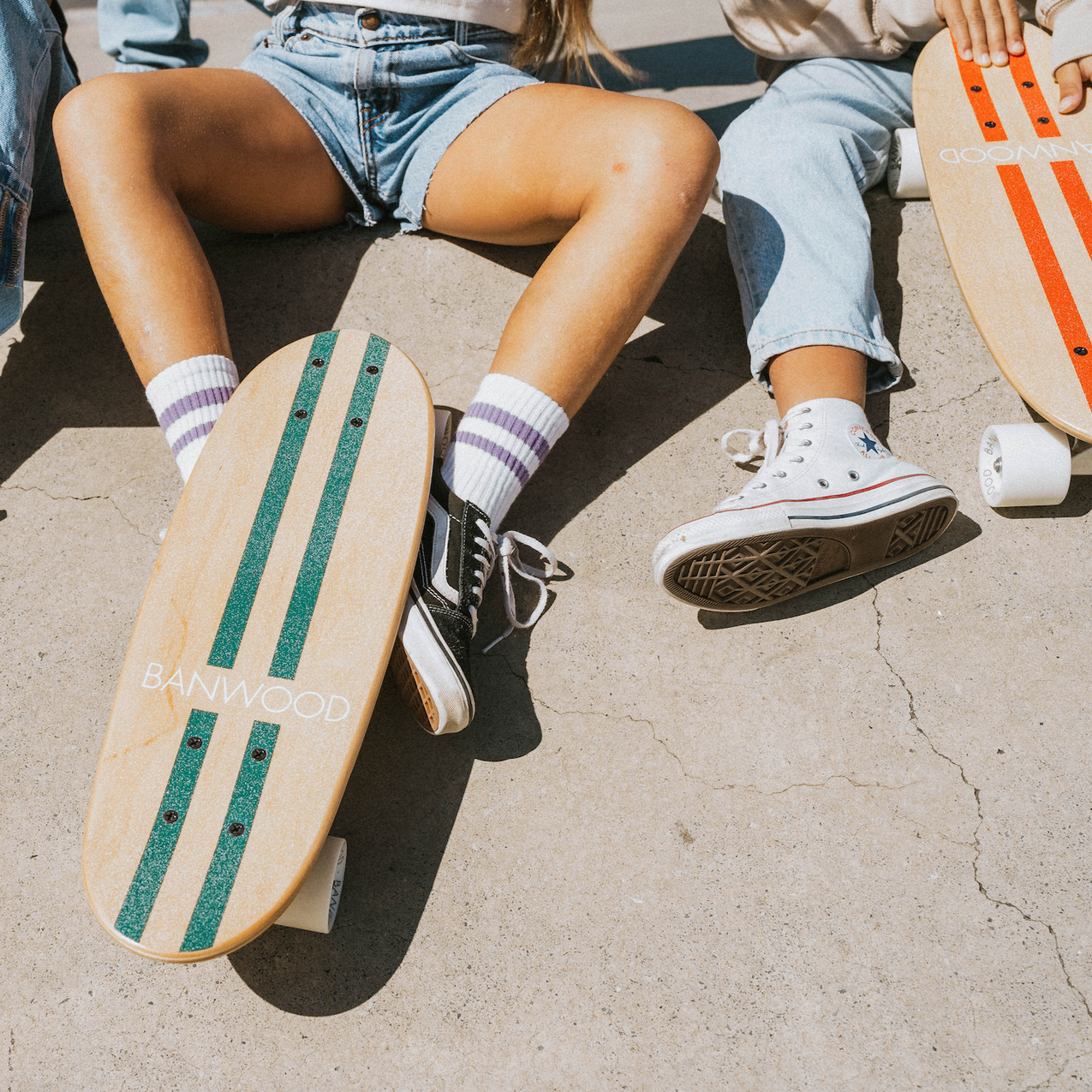 Banwood: Green skateboard