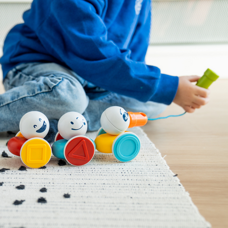 Klocki magnetyczne Iuvi Games My First Wobbly Cars - bezpieczne, kreatywne zabawki magnetyczne dla dzieci od 1 roku życia.