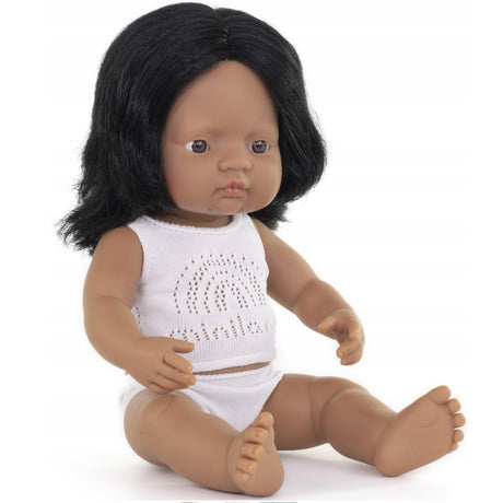 Duża lalka Miniland Latynoska 38 cm do czesania dla dzieci, bezpieczna, pachnąca wanilią, promująca wielokulturowość.