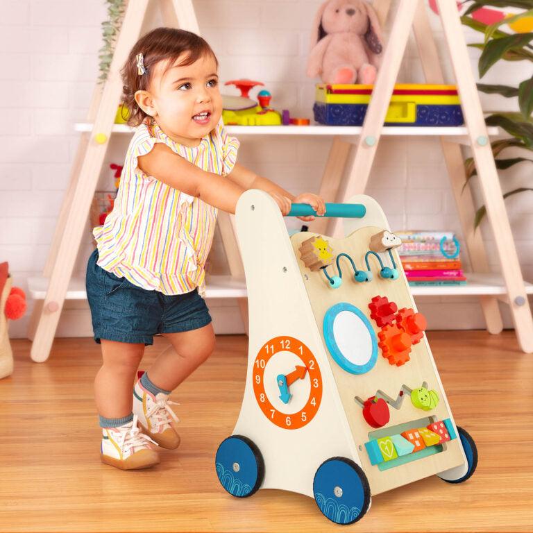 B.Toys: drewniany pchacz Little Learning Steps - Noski Noski