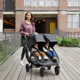 Baby Jogger City Mini GT2 Double – wózek spacerówka dla bliźniaków z terenowymi oponami, regulowanym oparciem i filtrem UV50+.