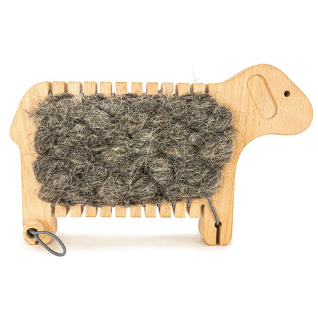 Krosno tkackie dla dzieci Bajo Weaving Sheep, drewniana owieczka z włóczką do rozwijania zdolności manualnych.