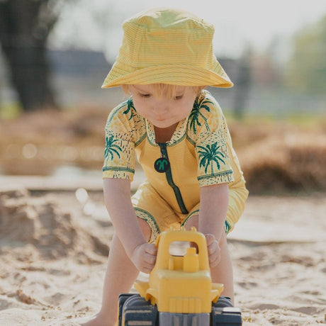 Kapelusz dziecięcy Ducksday Sun Hat 74-80, ochrona UV50+, oddychający materiał, regulowany pasek dla bezpieczeństwa.