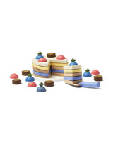 Drewniany tort Kid's Concept HUB, tort dla dzieci do zabawy, piętrowy z rzepami do układania i dekorowania.
