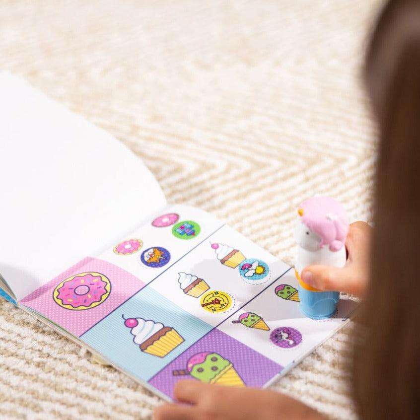 Melissa & Doug: stempelki z naklejkami Sticker Wow! - Noski Noski