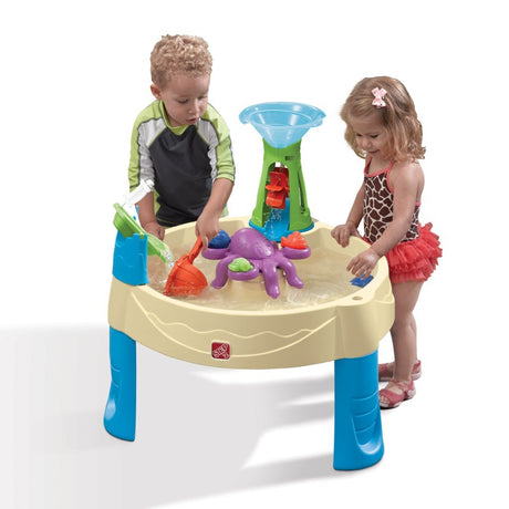 Stolik edukacyjny Step2 do zabawy wodą i piaskiem, stoliczek dla dzieci z młynkiem i 10 elementami, rozwija kreatywność.