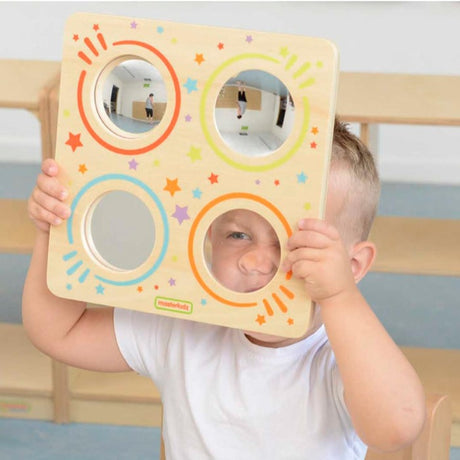 Tablica manipulacyjna dla dzieci Masterkidz z lustrami i soczewkami, zabawka edukacyjna Montessori, drewniana i sensoryczna.