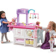 Łóżeczko dla lalek Step2, stabilne i bezpieczne, idealne do kreatywnej zabawy w Baby Born opiekunkę.