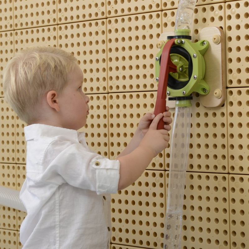 Pompa wodna Masterkidz do zestawu hydraulicznego STEM Wall - nauka fizyki poprzez zabawę dla dzieci.