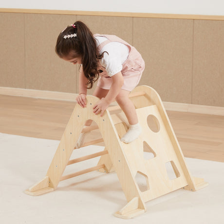 Drewniana drabinka wspinaczkowa dla dzieci Viga Toys Pikler trójkąt Montessori rozwija motorykę, koordynację i równowagę.