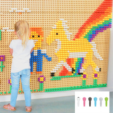 Drewniane kołeczki Masterkidz dla dzieci, 512 kolorowych elementów, rozwijają kreatywność i zdolności manualne.