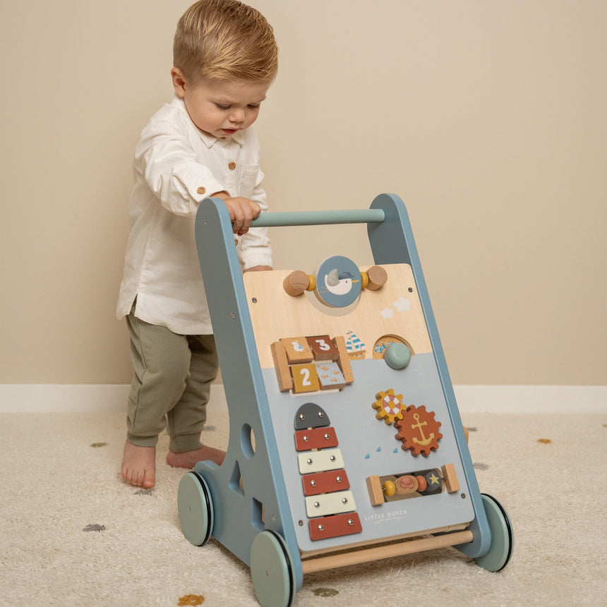 Little Dutch: multi-aktywnościowy chodzik Baby Walker Sailors Bay - Noski Noski