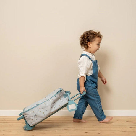 Walizka dla dzieci Little Dutch Sailors Bay niebieska, pojemna i solidna walizka na kółkach idealna na krótsze i dłuższe wyjazdy.