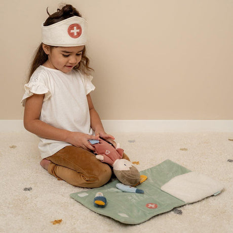 Doktor Little Dutch Zestaw Lekarski dla Dzieci – kreatywna zabawa, akcesoria do opieki nad lalkami i misiami, miękka walizka.