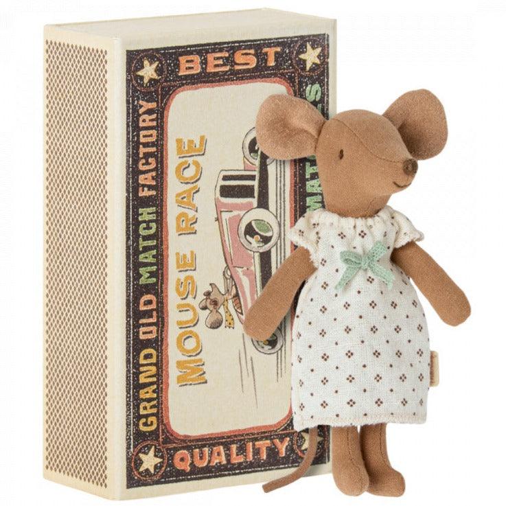 Maileg: myszka w pudełku Big Sister in Matchbox 13 cm - Noski Noski