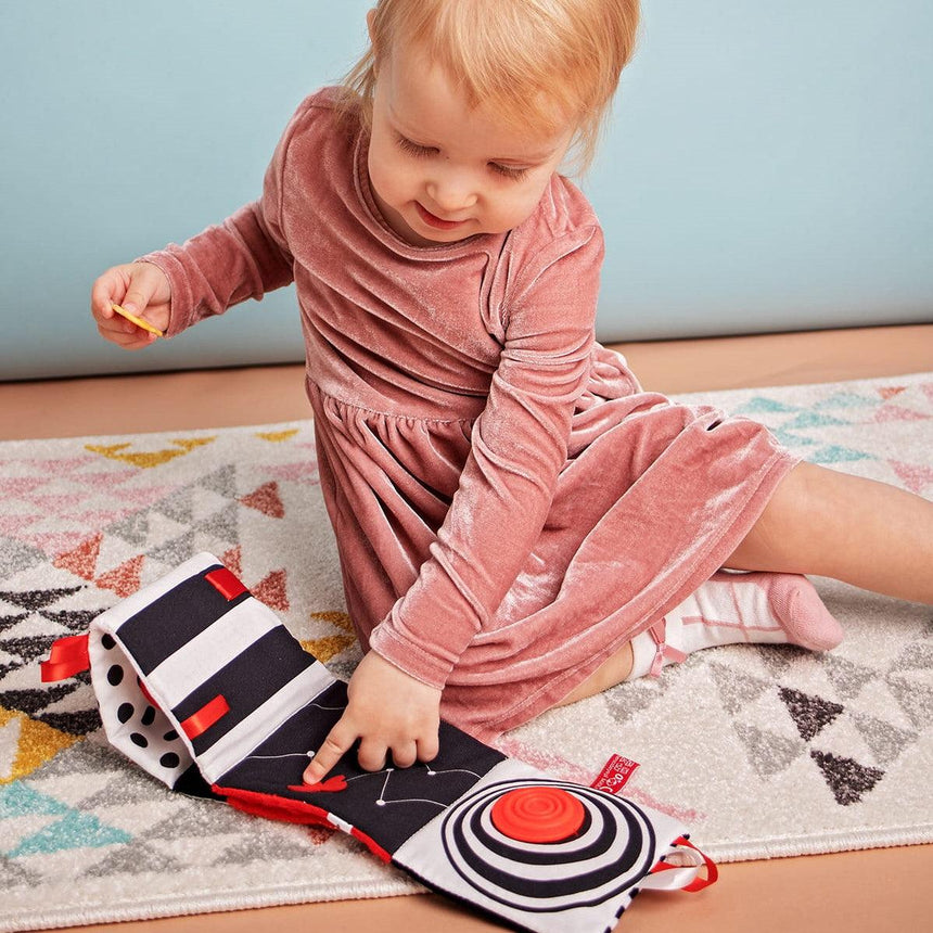 Mom's Care: książeczka sensoryczna Iluzja - Noski Noski