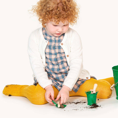Nienhuis Montessori metalowe wiaderko z drewnianą rączką dla dzieci, idealne do ogrodu i zabawy, małe i trwałe