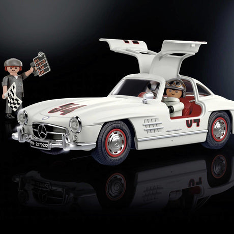 Playmobil Mercedes G klasa 300 SL, kultowy model samochodu wyścigowego z oryginalnymi dwuskrzydłowymi drzwiami, elegancki design.