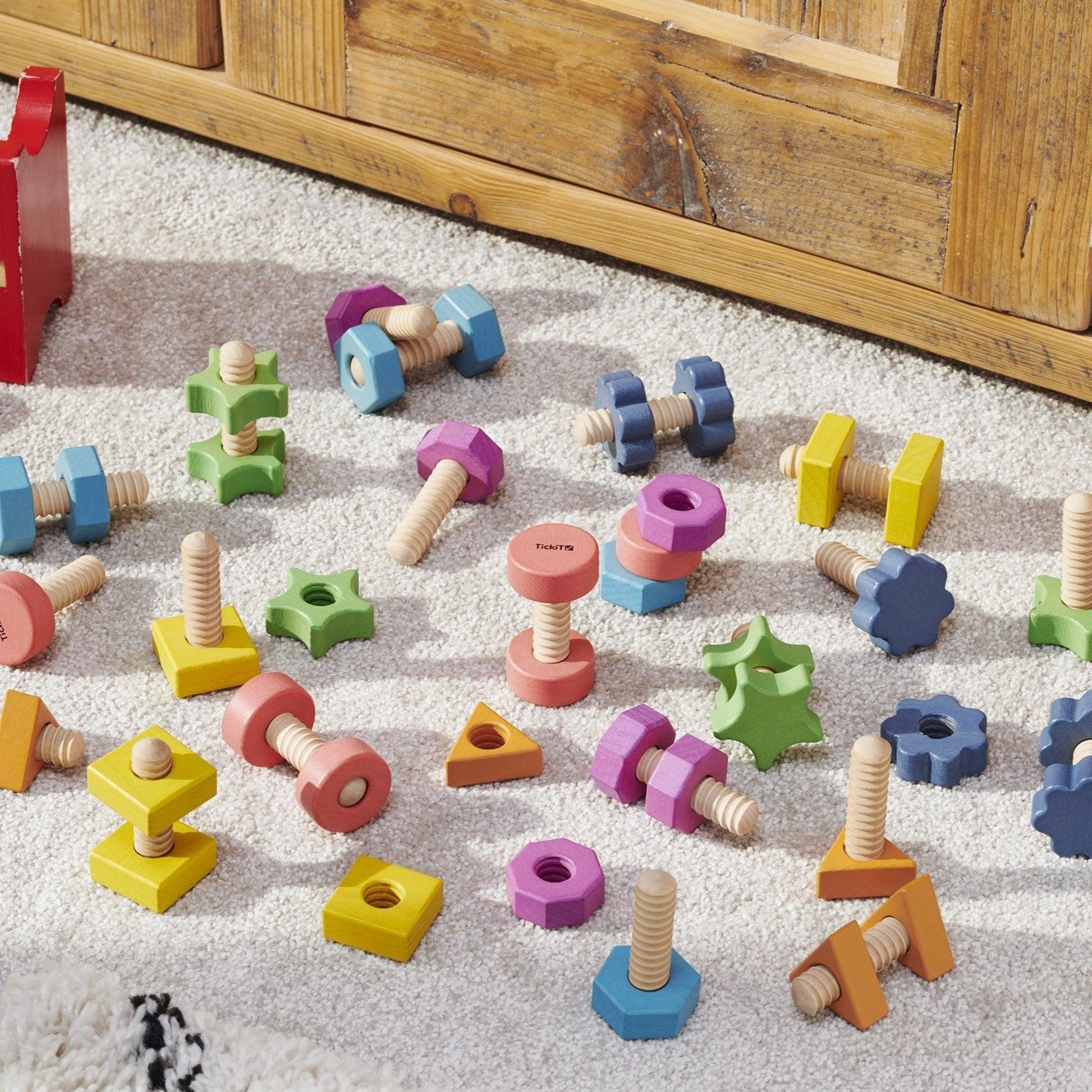 Tickit: Wooden screws and nuts Rainbow Wooden Nuts & Bolts 21 el.