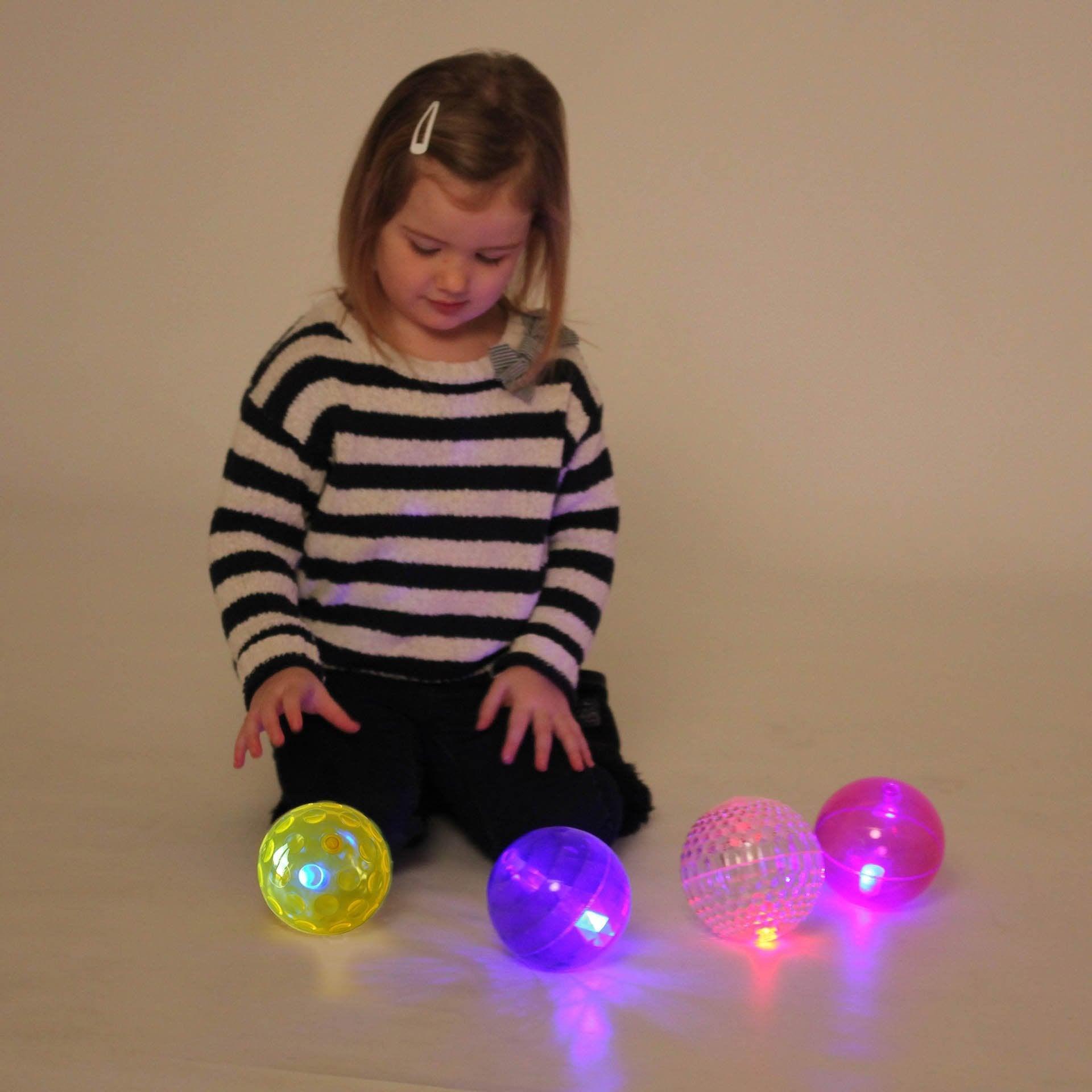 TickiT: świecące piłki sensoryczne Sensory Flashing Balls Textured 4 el. - Noski Noski