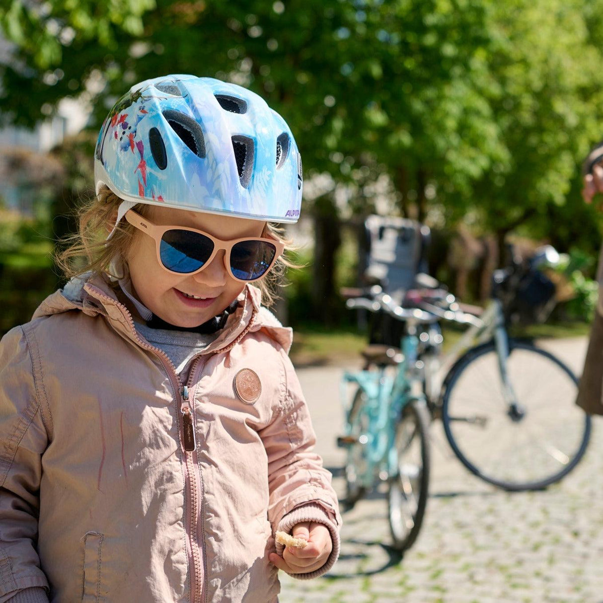 Kask rowerowy Alpina Ximo 47-51 cm dla dziecka, lekki, wytrzymały, z doskonałą wentylacją dla bezpieczeństwa i komfortu.