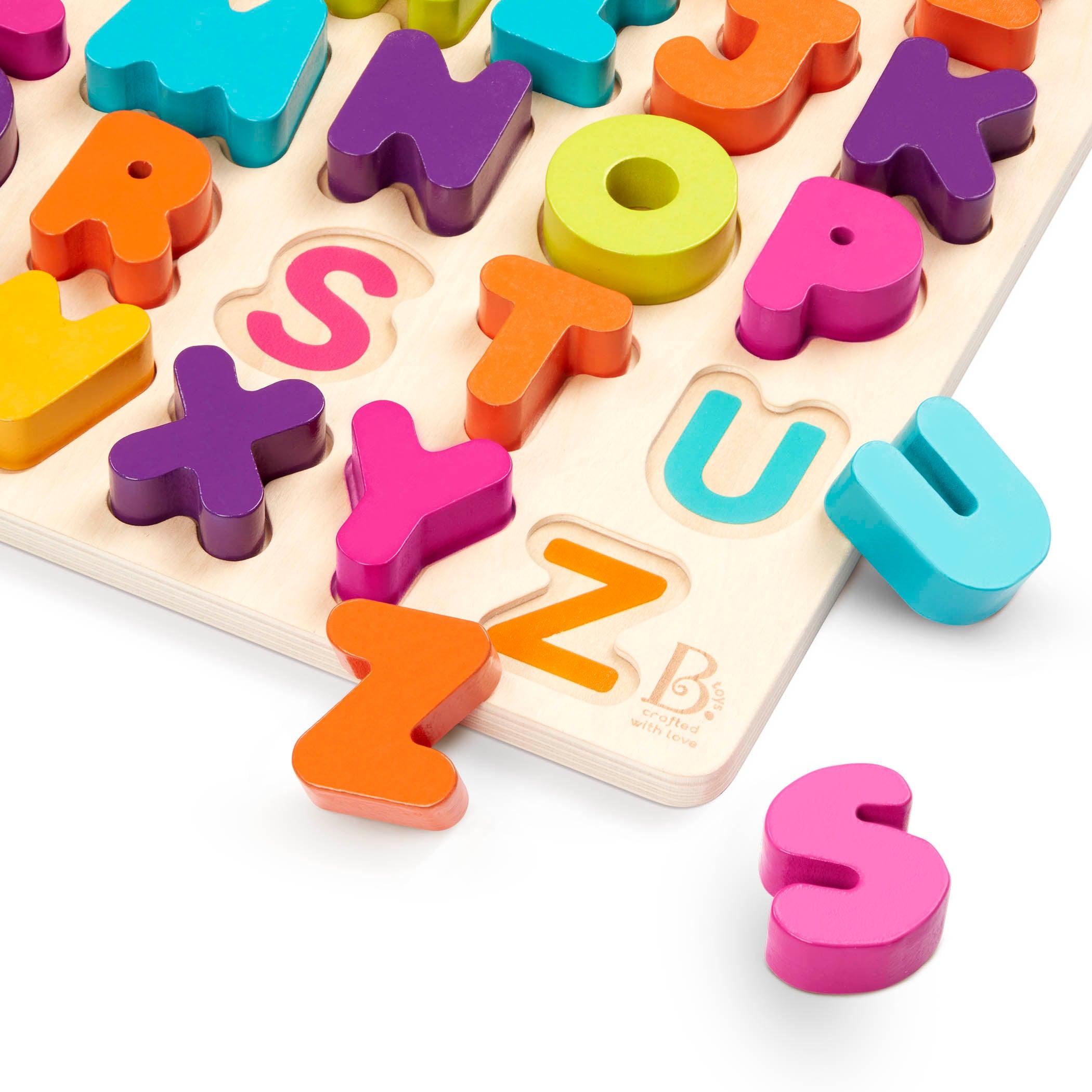 B.Toys: drewniana układanka alfabet duże litery Alpha B.tical - Noski Noski