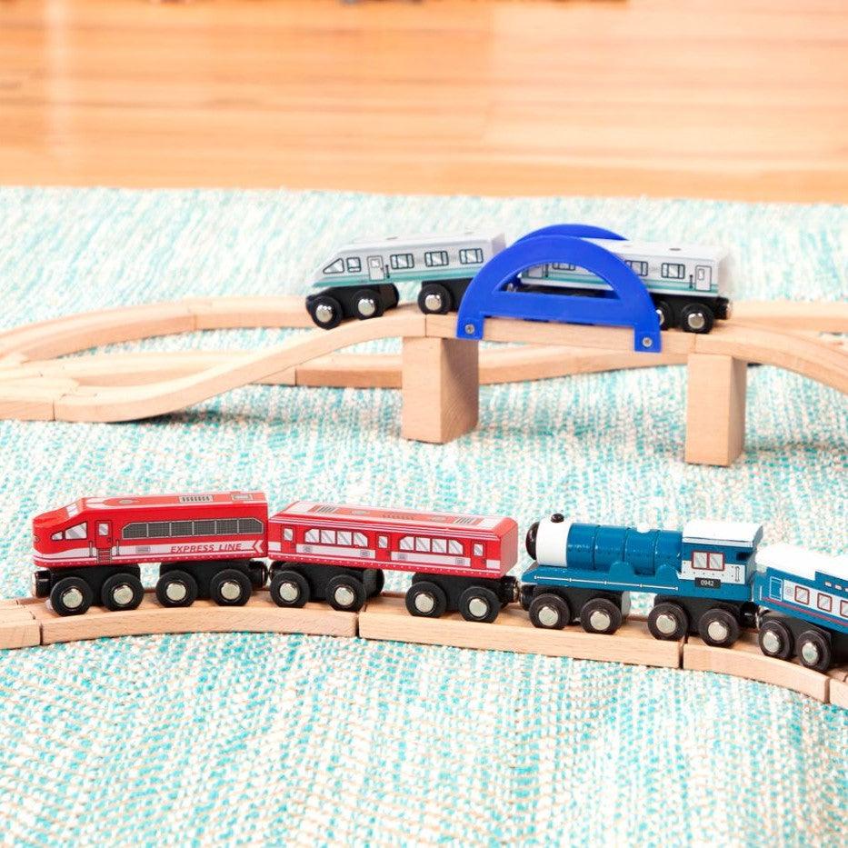 B.Toys: drewniany magnetyczny pociąg Wood & Wheels - Noski Noski