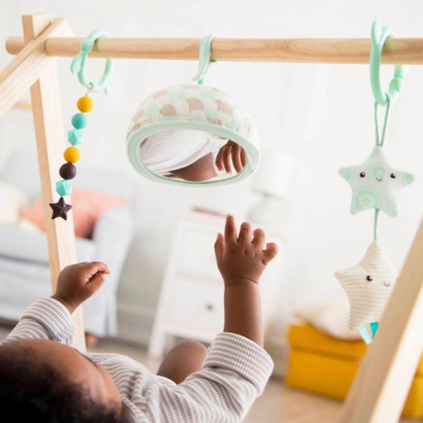 B.Toys: mata aktywnościowa dla niemowląt Starry Sky Baby Gym - Noski Noski