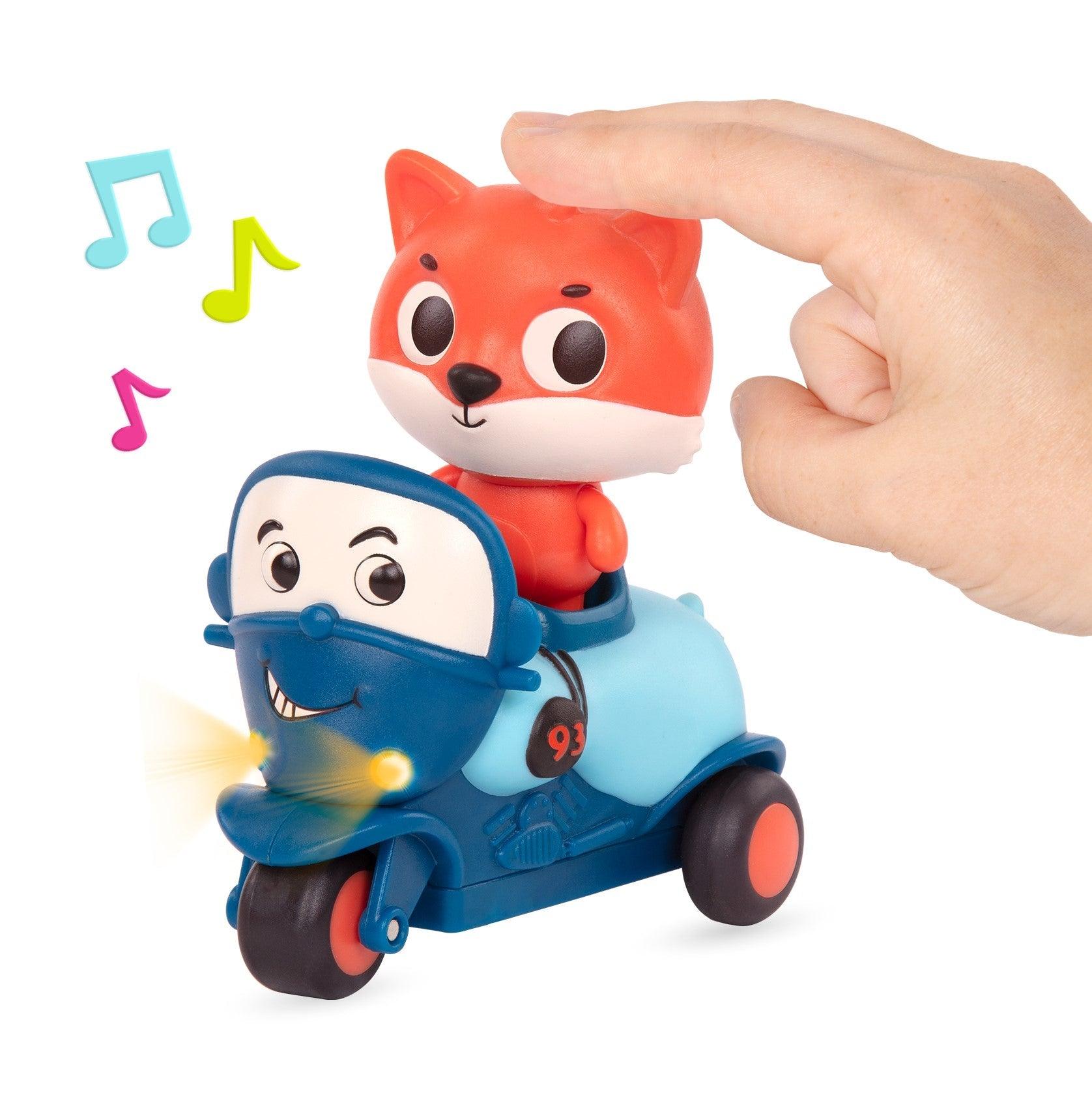 B.Toys: miękkie sensoryczne autko z kierowcą Land of B. - Noski Noski