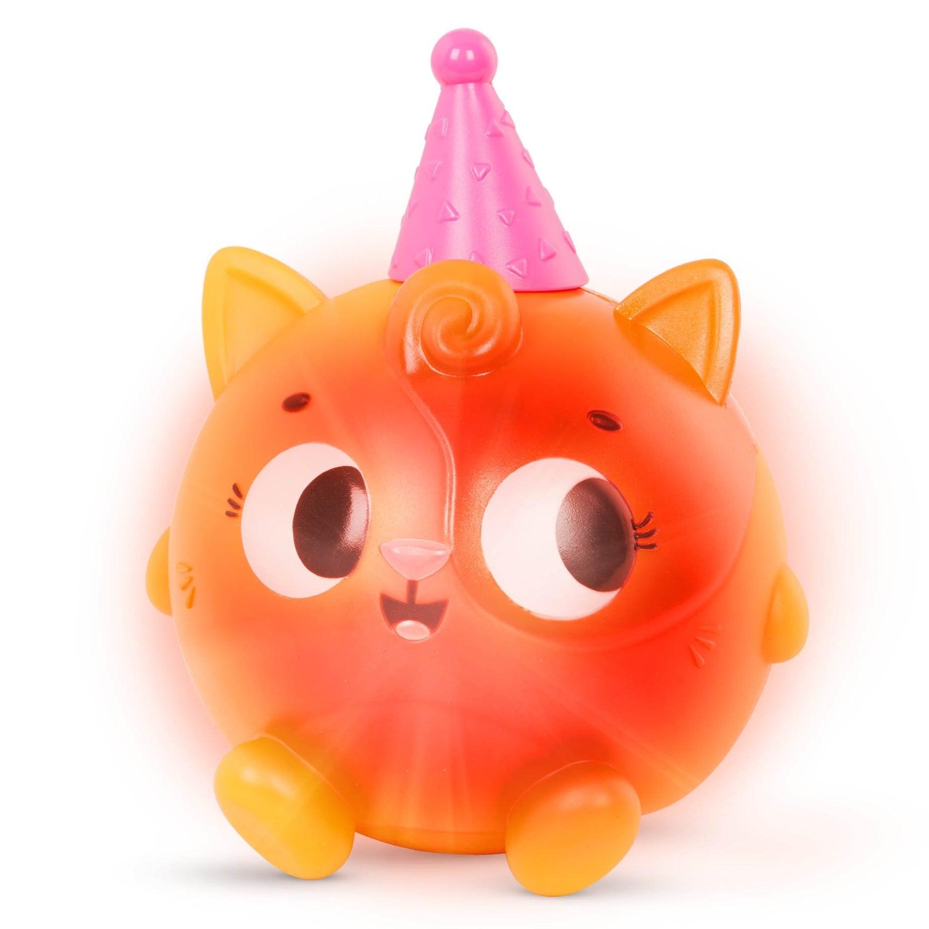 B. Toys: piłeczka kotek Lolo Squeak ‘n’ Glow - Noski Noski