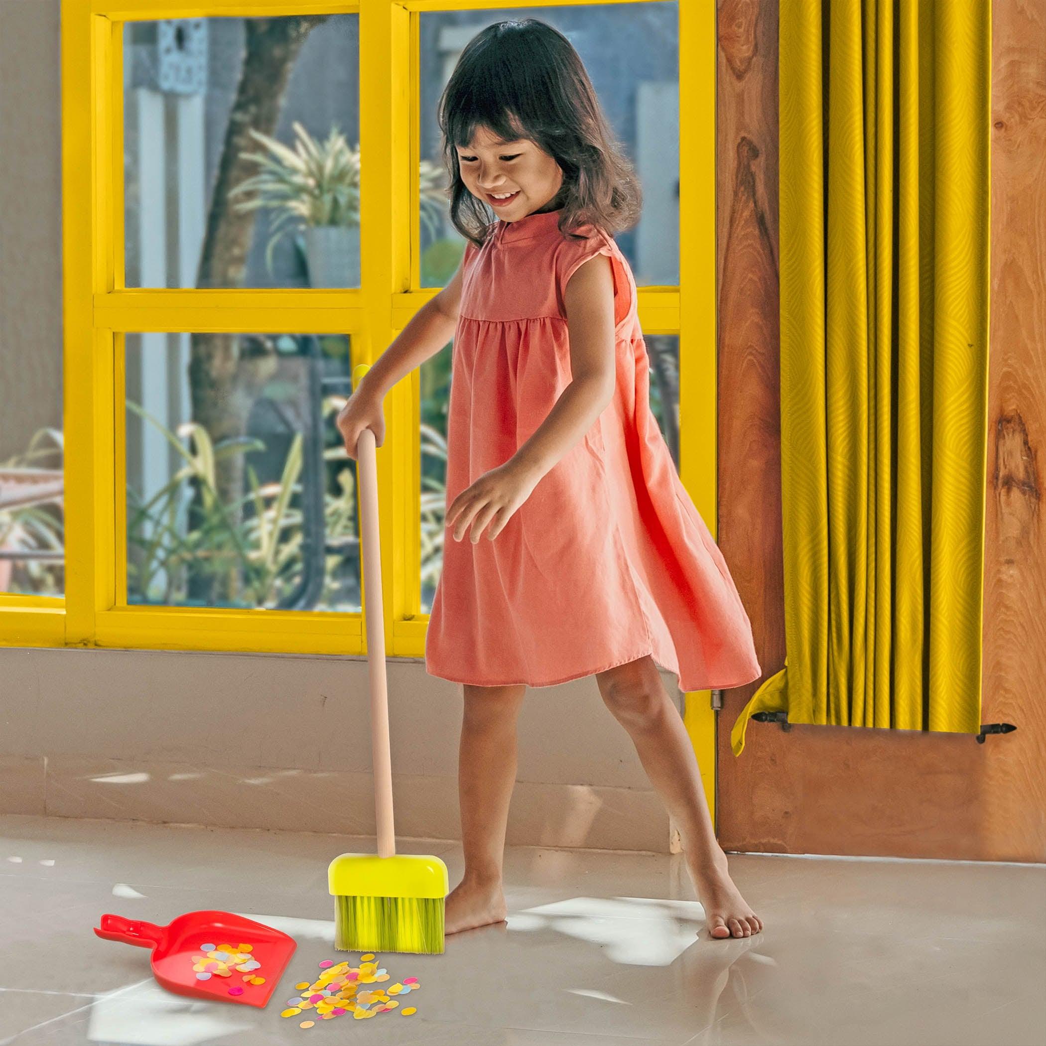 B.Toys: zestaw do sprzątania Clean'n'Play - Noski Noski