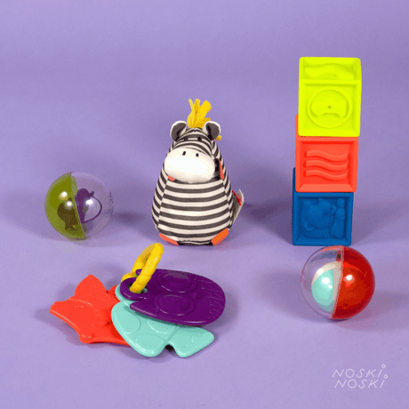 Zabawki sensoryczne B.toys Wee B Ready, klocki i piłeczki, 7 elementów, rozwój zmysłów dla niemowląt.