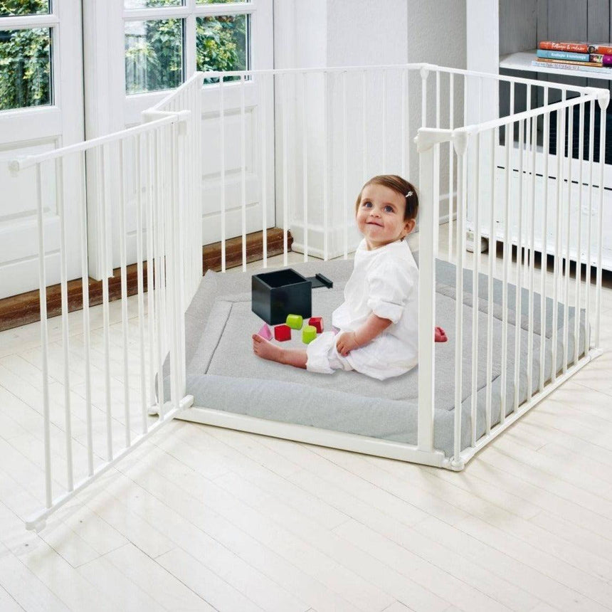 Kojec dla dziecka Baby Dan Park A Kid 360 cm z matą dla niemowlaka, idealny do zabawy i odpoczynku.