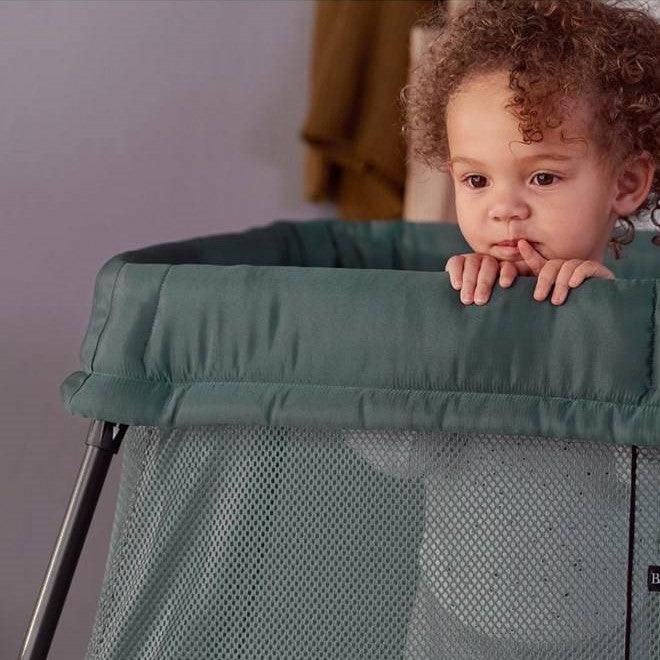 BabyBjorn: łóżeczko turystyczne Light - Noski Noski