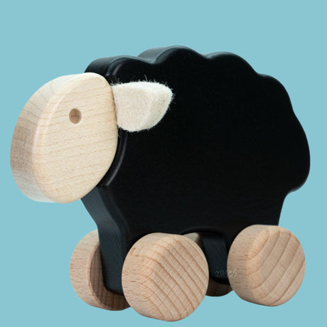 Bajo Czarna Owieczka drewniana zabawka z filcowymi uszkami, idealna na rozwój i radość malucha.