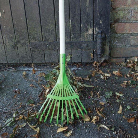 Bigjigs Toys: grabie do liści Garden Tools - Noski Noski