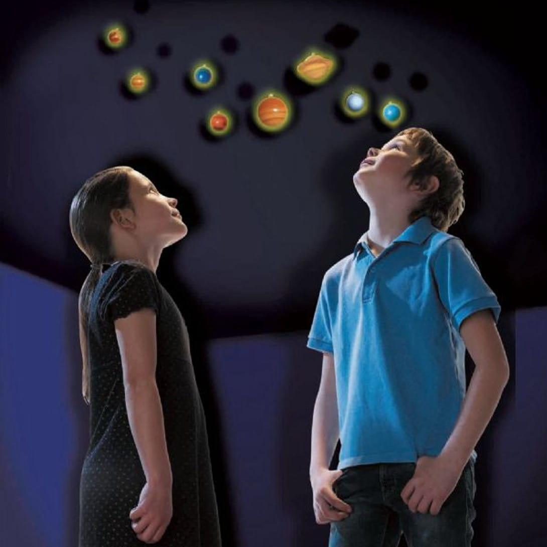 Brainstorm Toys: fluorescencyjne planety Glow In The Dark Solar System - Noski Noski