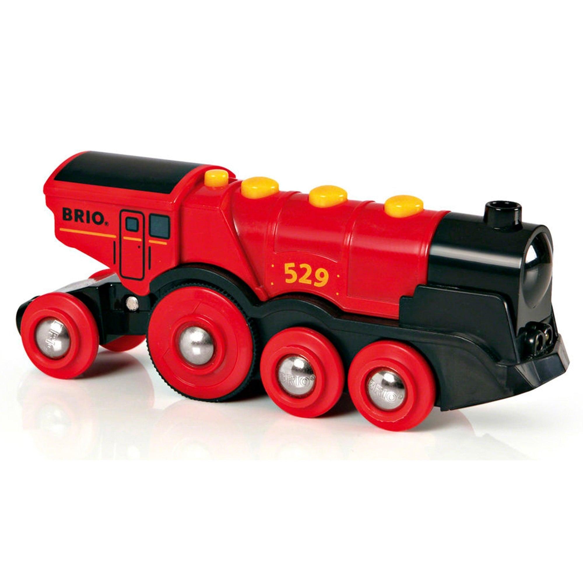 BRIO: czerwona lokomotywa na baterie Mighty Red Action Locomotive World - Noski Noski