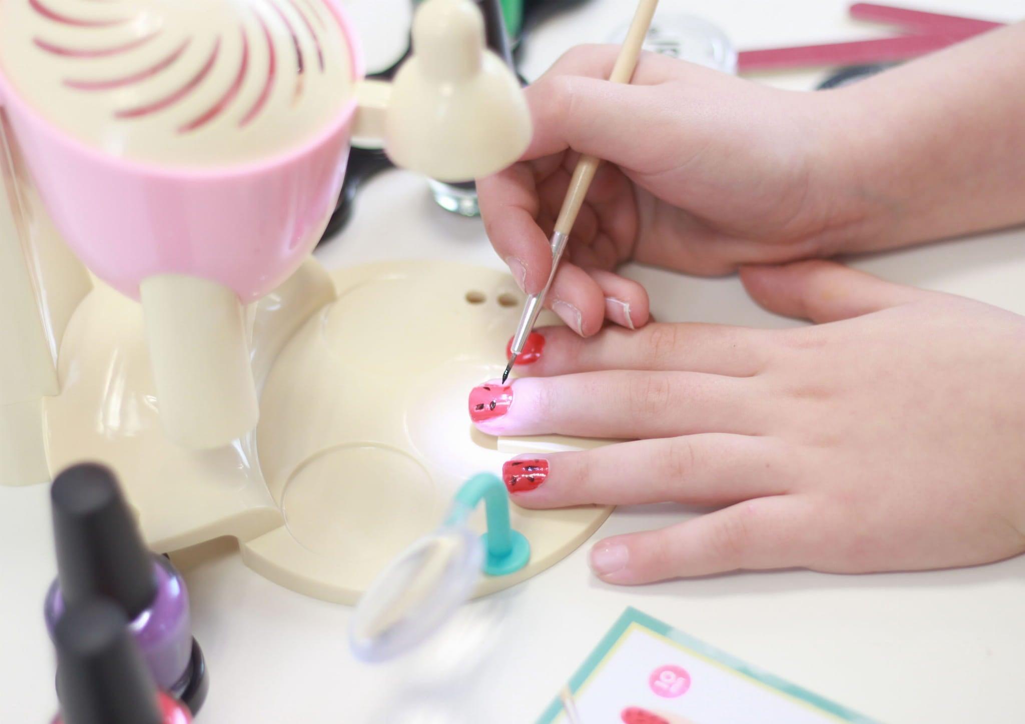 Buki: studio paznokci Professional Studio Nail Art - Noski Noski