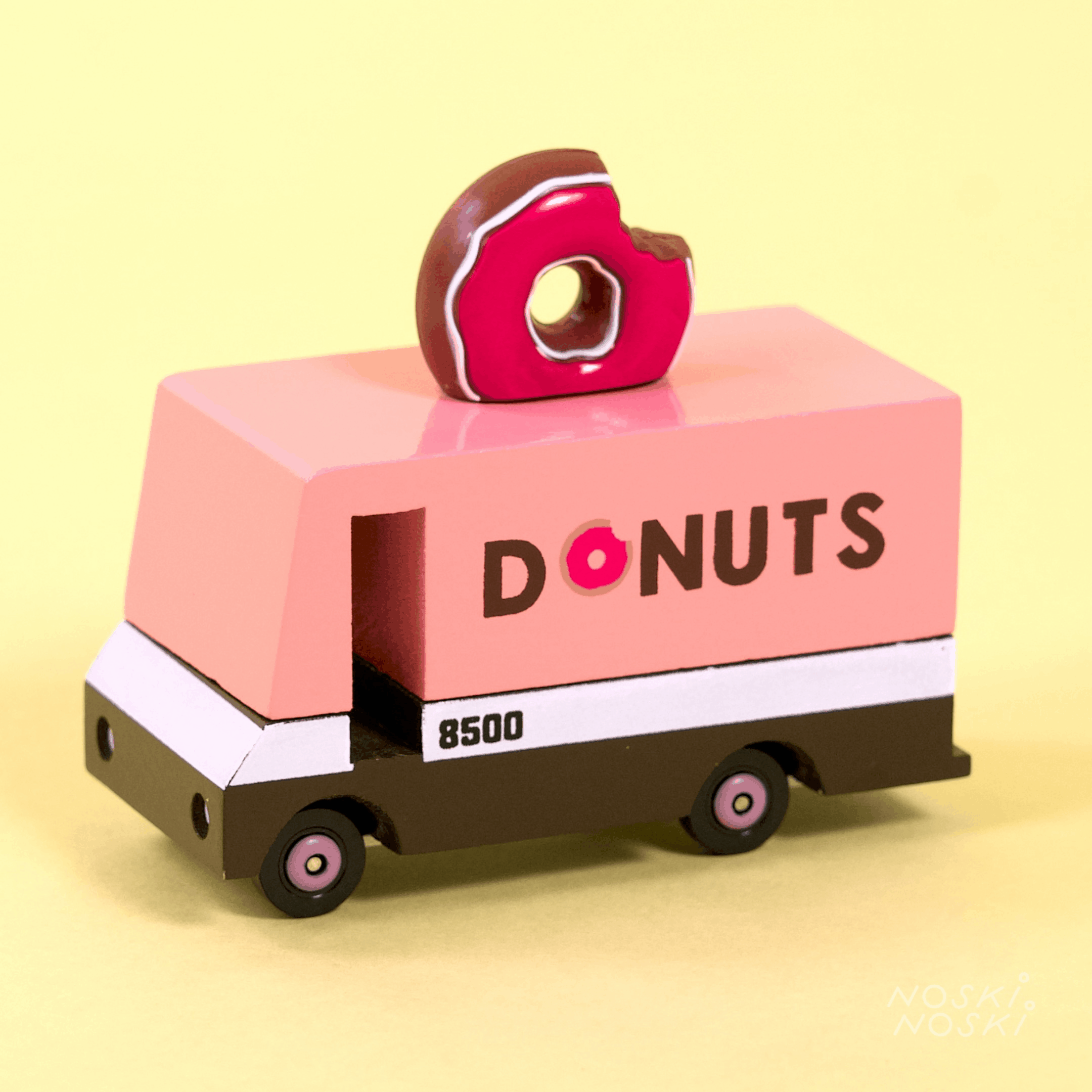 Candylab Toys: drewniany food truck Donut Van - Noski Noski