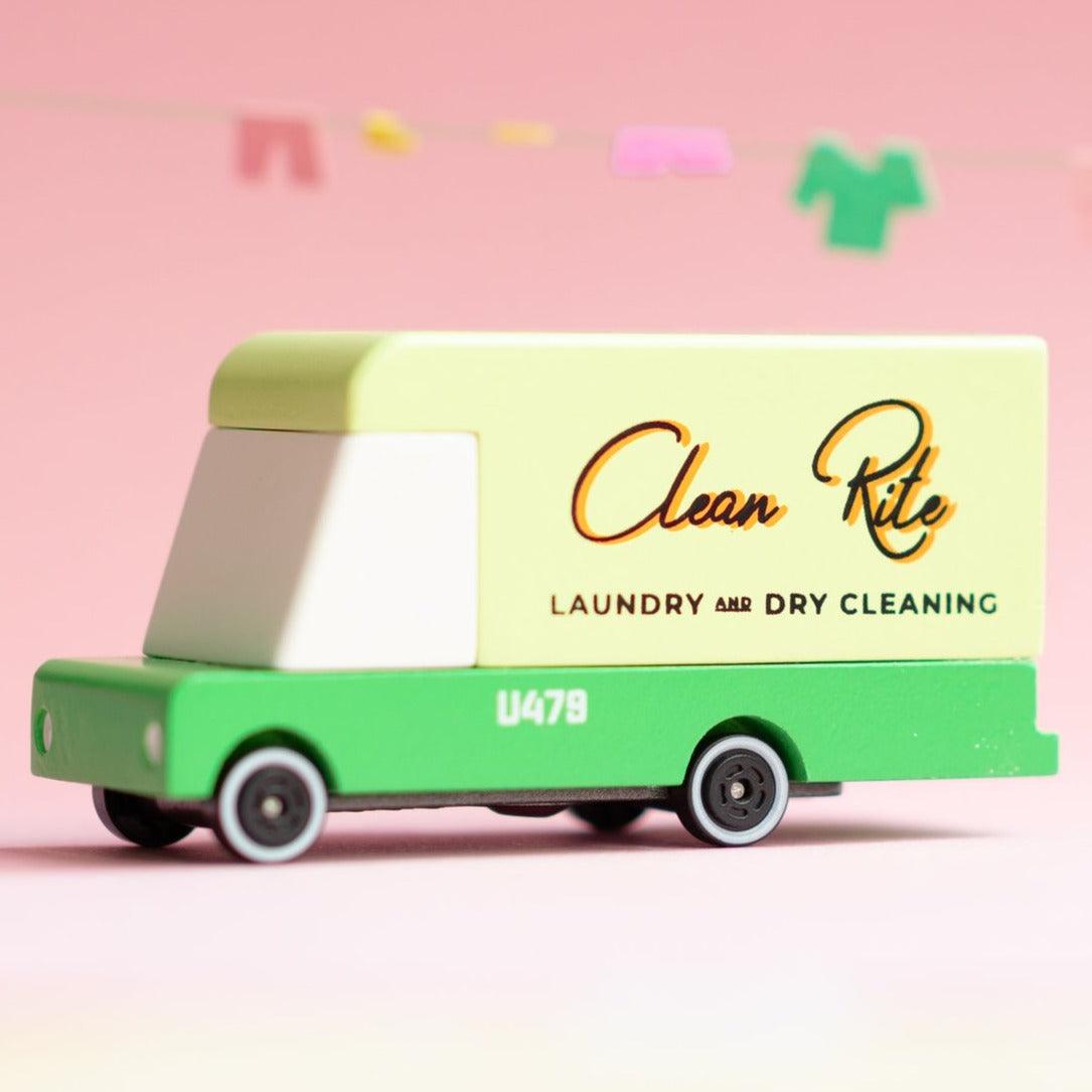 Candylab Toys: drewniany samochód Laundry Van - Noski Noski