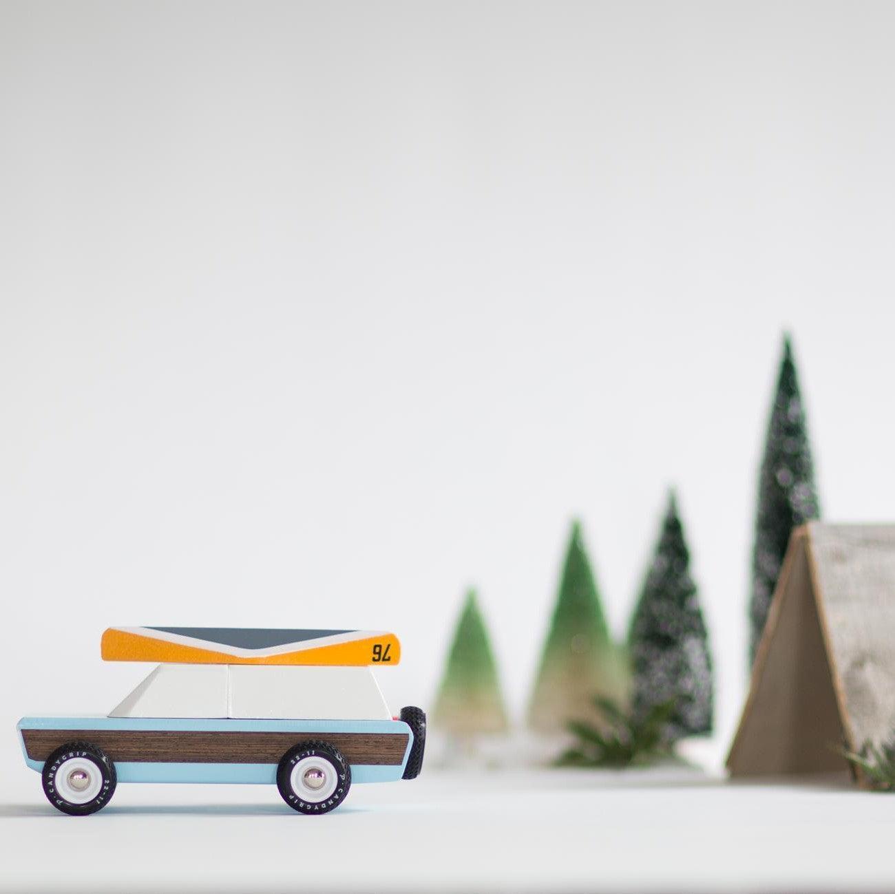Candylab Toys: drewniany samochód Pioneer Classic - Noski Noski