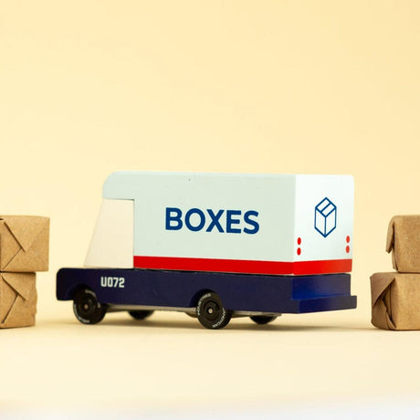 Candylab Toys: drewniany samochód pocztowy Mail Van - Noski Noski