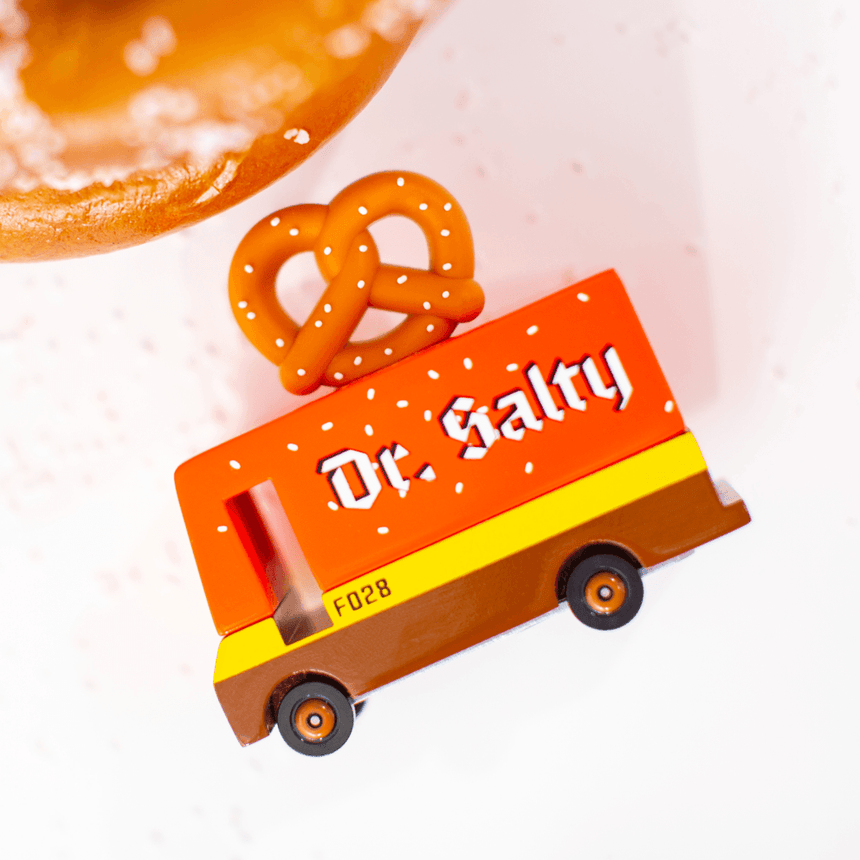 Candylab Toys: drewniany samochód Pretzel Van - Noski Noski